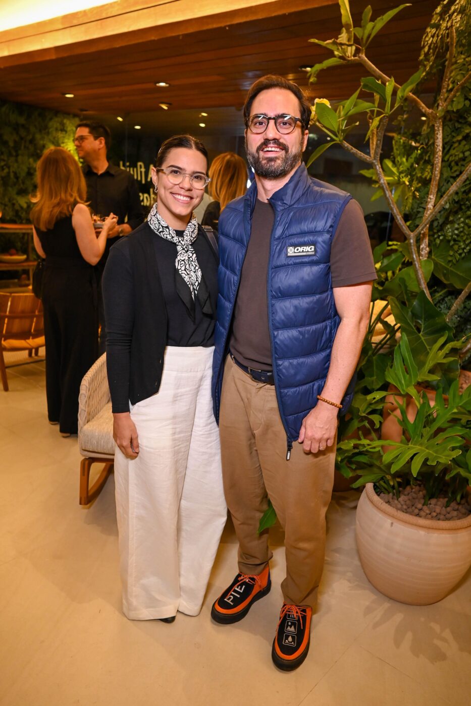 Victoria Nizarala e Wilson Simões