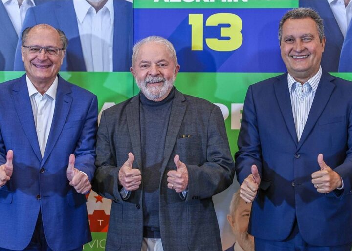 Rui Costa e Alckmin se juntam a Lula em inauguração de fábrica da BYD em Camaçari
