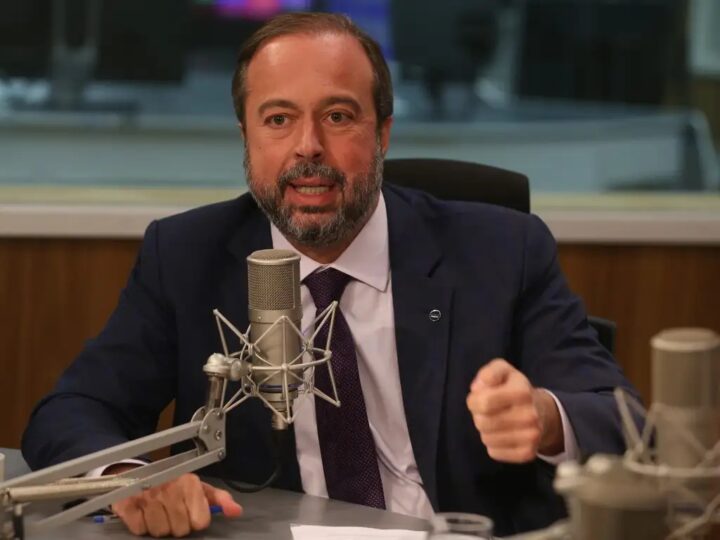 Ministro de Minas e Energia afirma que Brasil não precisa do Horário de Verão em 2025
