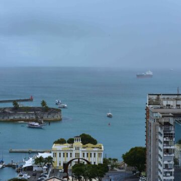 Frente fria mantém Salvador chuvosa e com temperaturas baixas; confira os bairros mais afetados