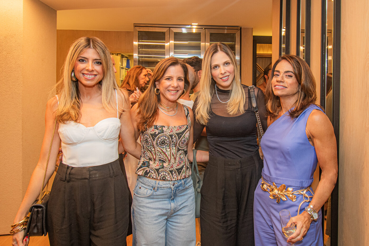 Karla Hagenbeck, Naíssa Vieiralves, Mariana Gurgel e Roberta Coelho