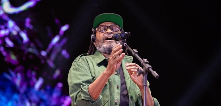 Edson Gomes chega aos 70 anos como ícone do reggae e destaque em grandes festivais: ‘muito cansativo’