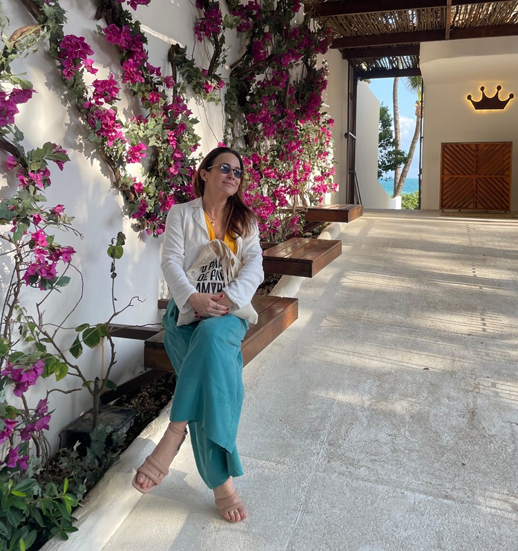 Gabriela Duarte curte Salvador antes de lançar livro e estrear monólogo