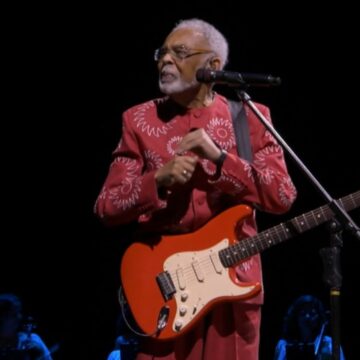 Gilberto Gil se emociona ao falar de Preta Gil em apresentação da turnê “Tempo Rei” em São Paulo