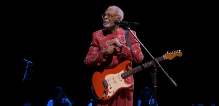 Gilberto Gil se emociona ao falar de Preta Gil em apresentação da turnê “Tempo Rei” em São Paulo