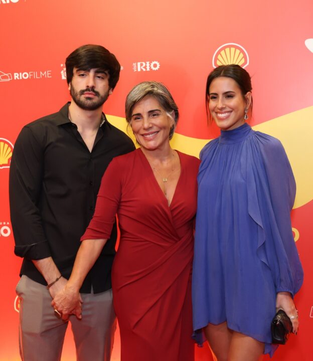 Famosos prestigiam Gloria Pires em première de ‘Sexa’ no Rio; veja fotos