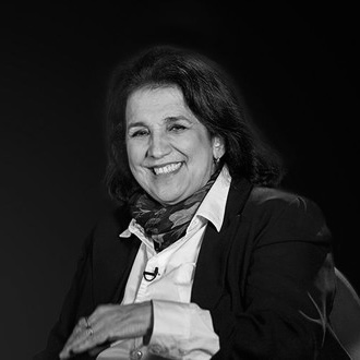 Morre a jornalista Theresa Walcacer, pioneira dos telejornais da TV Globo, aos 81 anos
