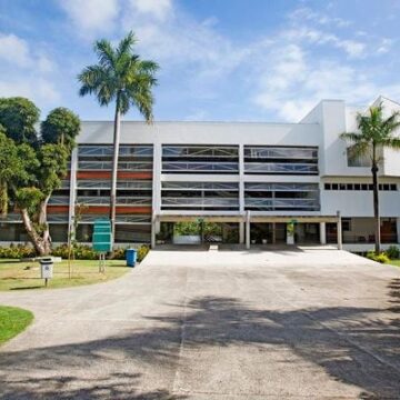 Estudar Medicina sem pagar nada? Programa de faculdade baiana oferece bolsas integrais; saiba mais