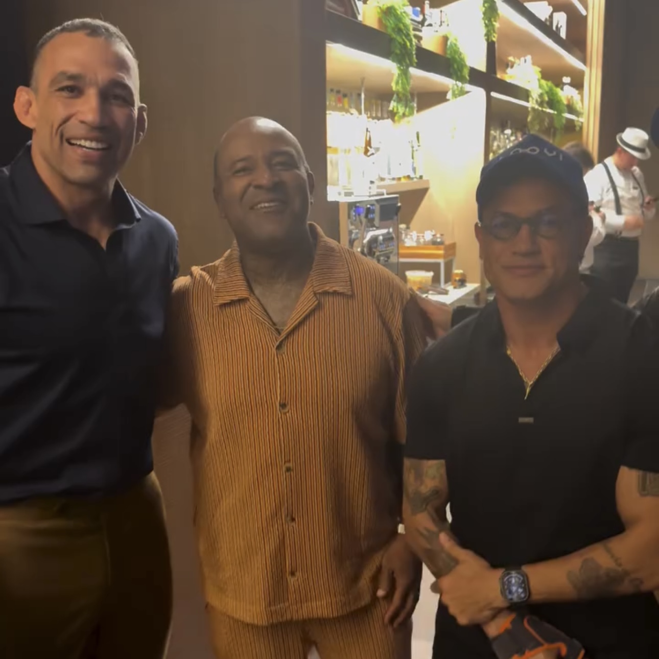 Popó e Werdum se reencontram após confusão e selam a paz: ‘O esporte sempre vence’