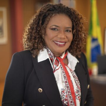 Toda preta é rainha! Margareth Menezes celebra 63 anos como símbolo da reconstrução cultural do Brasil