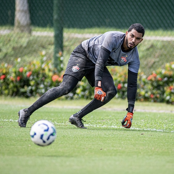 Lesão grave tira Lucas Arcanjo do restante da temporada pelo Vitória Lesão grave tira Lucas Arcanjo do restante da temporada pelo Vitória