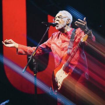 Gilberto Gil faz homenagem à Preta Gil durante show em São Paulo