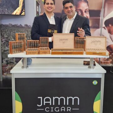 Marca baiana de charutos é destaque em premiação internacional na Alemanha Marca baiana de charutos é destaque em premiação internacional na Alemanha