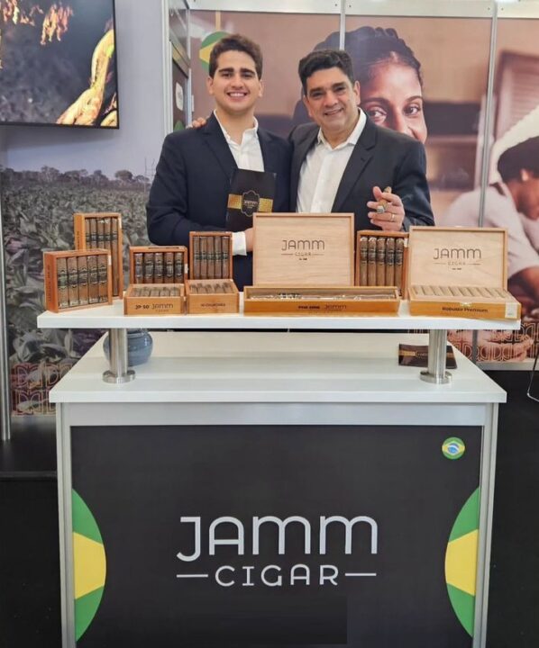 Marca baiana de charutos é destaque em premiação internacional na Alemanha Marca baiana de charutos é destaque em premiação internacional na Alemanha