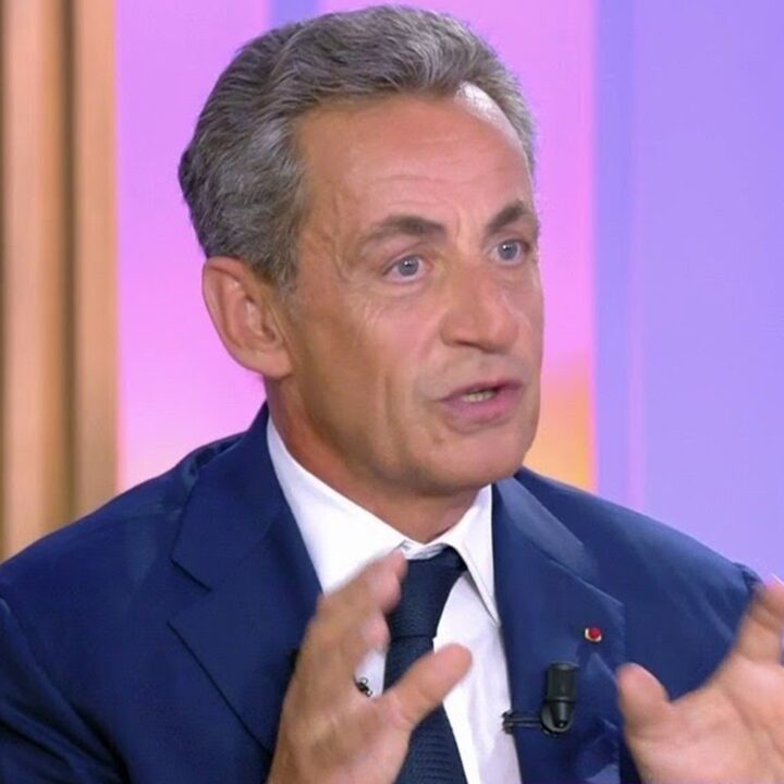 Ex-presidente francês Nicolas Sarkozy é preso por caso de financiamento ilegal de campanha