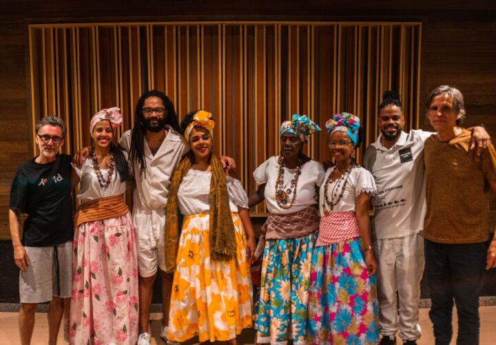 Evandro Okàn grava música inédita com Filhos de Gandhy e as Ganhadeiras de Itapuã em Salvador