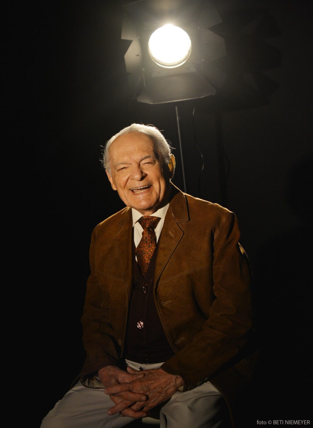 Othon Bastos volta a Tucano, sua terra natal na Bahia, após 87 anos com espetáculo “Não me entrego, não!”