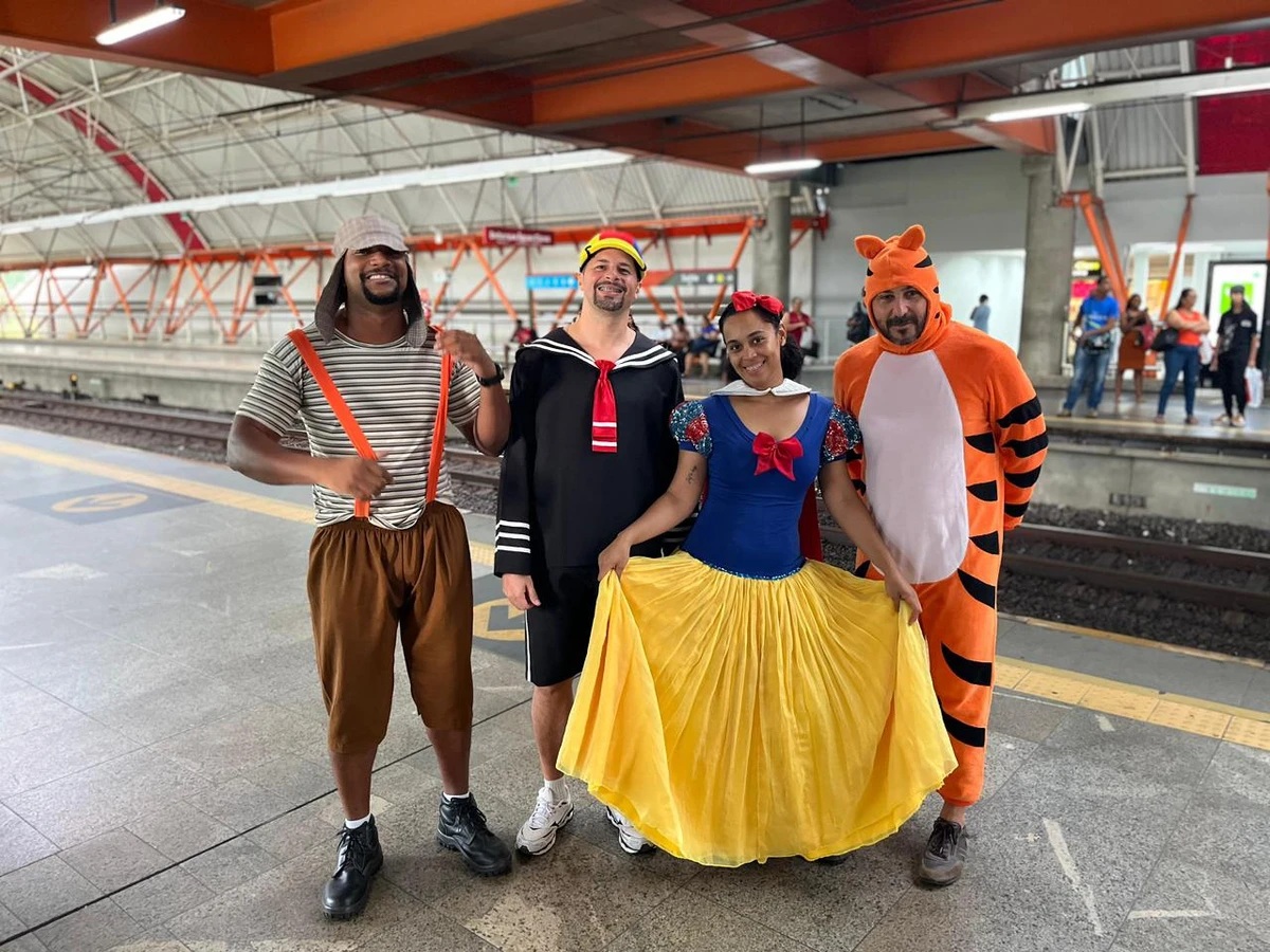 Chaves, Quico e Peter Pan: Metrô de Salvador entra no clima do Dia das Crianças com operadores fantasiados