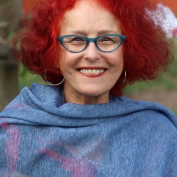 Roseana Murray leva poesia e superação à Flica 2025 com “O Braço Mágico”, inspirado em ataque real de cães