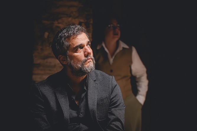 Wagner Moura faz ensaio aberto do seu aguardado espetáculo em Salvador; veja fotos