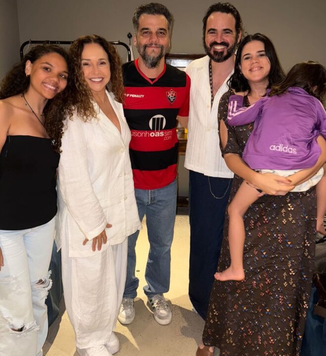Daniela Mercury prestigia espetáculo de Wagner Moura em Salvador: “Master blaster internacional”