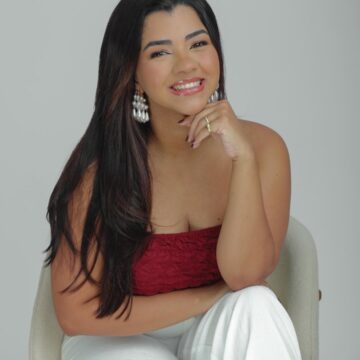 Ary Mirelle rebate críticas sobre sua dicção: “É só um sotaque maravilhoso” Ary Mirelle rebate críticas sobre sua dicção: “É só um sotaque maravilhoso”