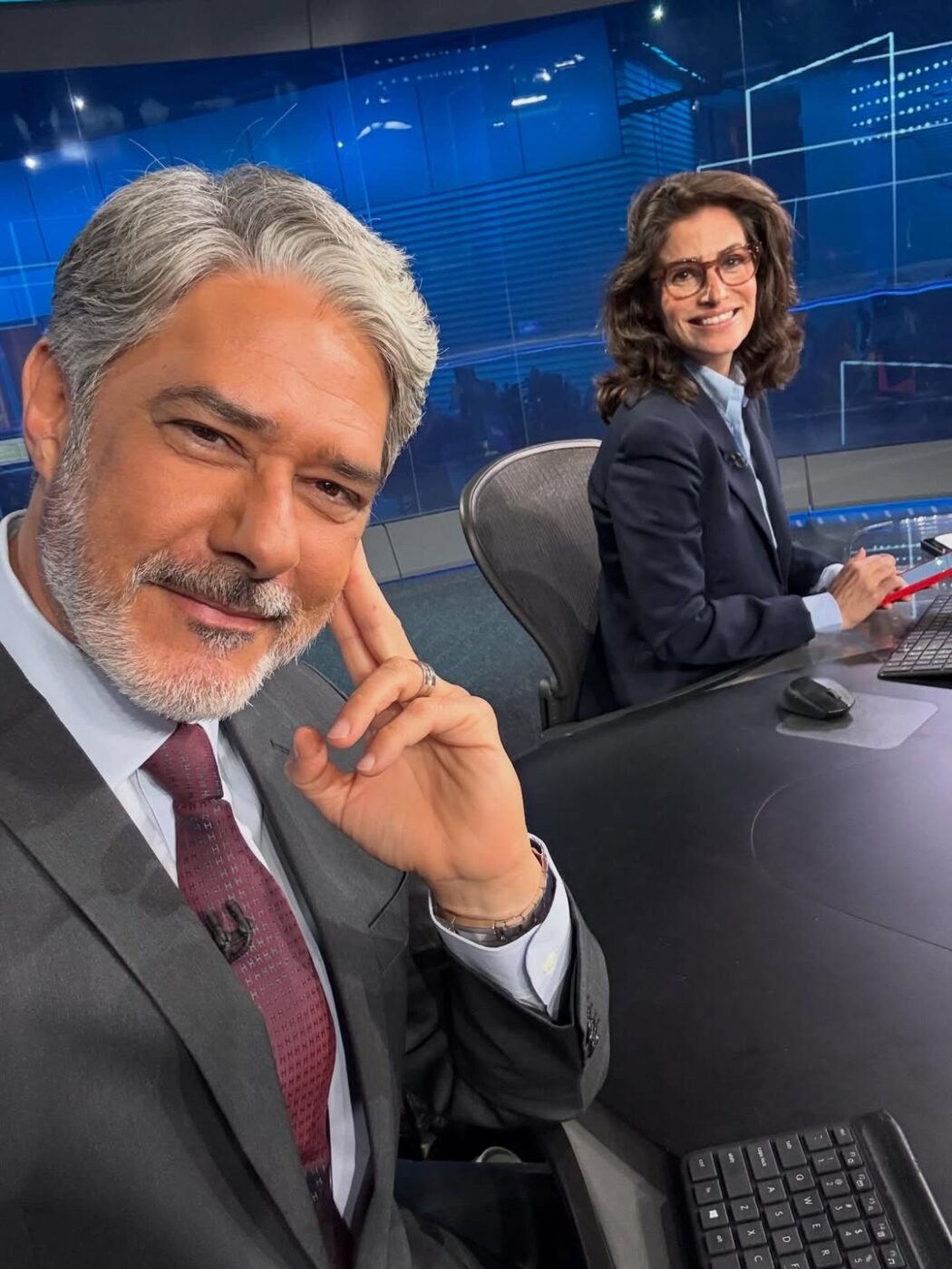 Em tom de despedida, William Bonner compartilha registro especial no JN: “Que momento” Em tom de despedida, William Bonner compartilha registro especial no JN: “Que momento”