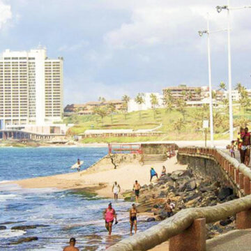 Projeto prevê instalação de bebedouros na orla de Salvador