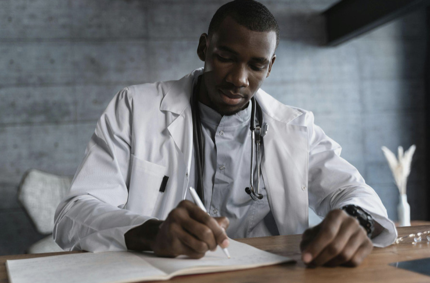 A saúde que queremos: caminhos para encontrar bons médicos no país