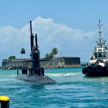 Submarino Humaitá chega ao Porto de Salvador e abre visitação gratuita ao público nesta sexta-feira (17)