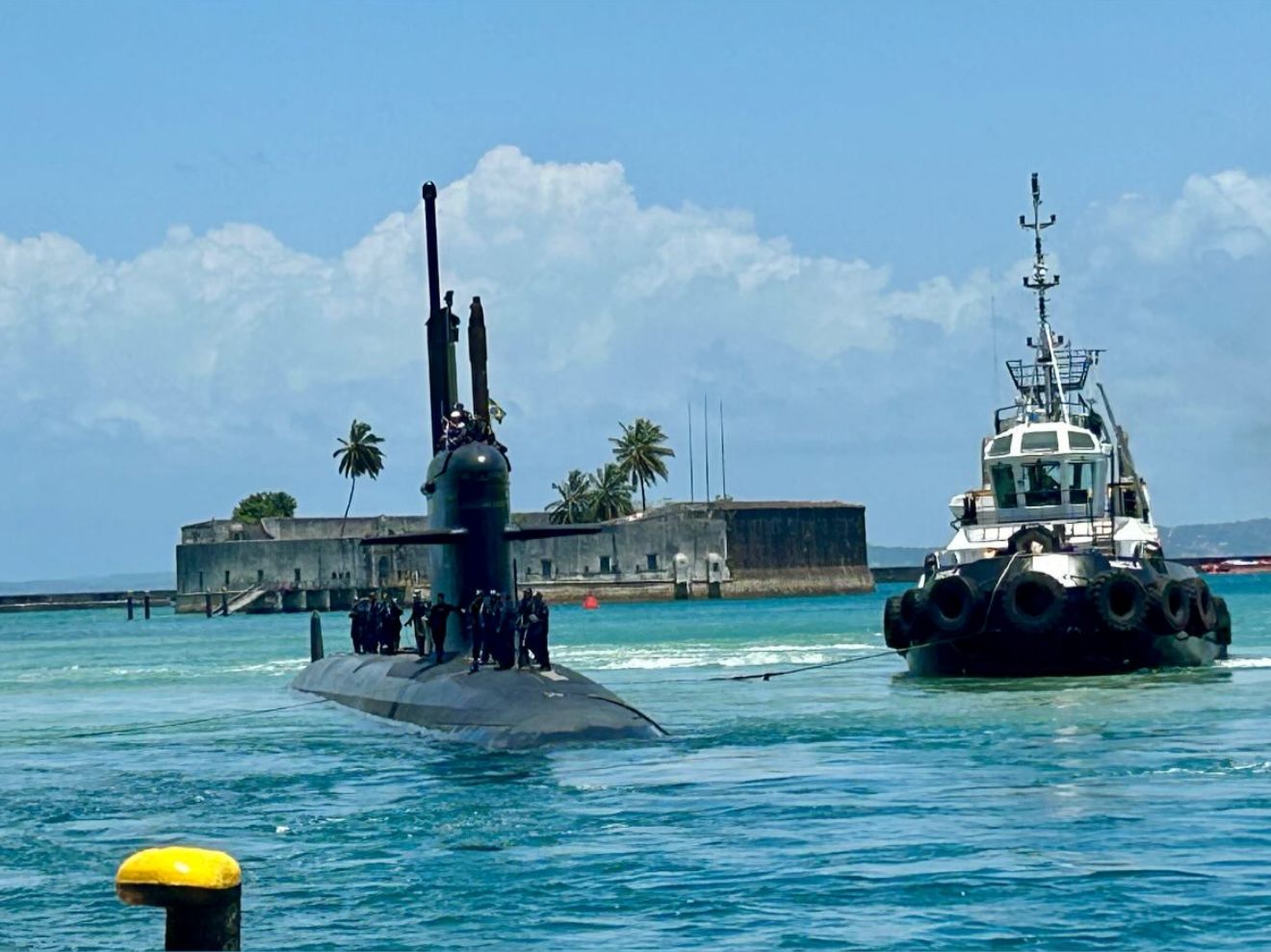Submarino Humaitá chega ao Porto de Salvador e abre visitação gratuita ao público nesta sexta-feira (17)
