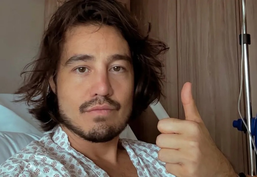 Tiago Iorc passa por cirurgia de emergência após crise de hérnia de disco cervical