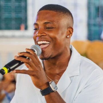 “Tem Que Aproveitar”: cantor Uel lança ensaio de Verão em Salvador