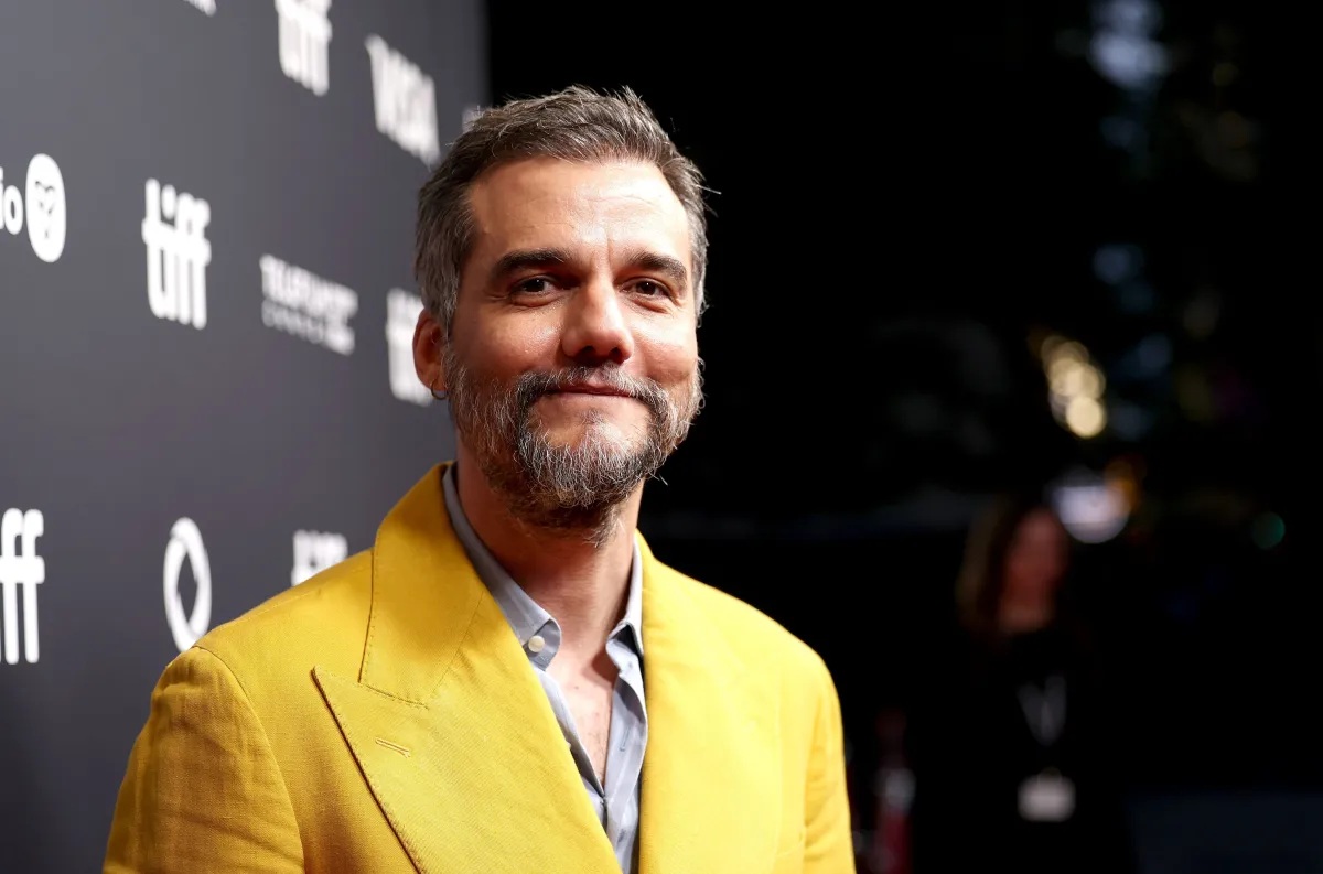 Wagner Moura fala sobre favoritismo ao Oscar, novo filme nos EUA e turnê europeia de peça teatral