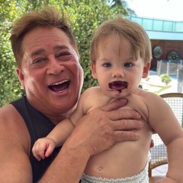 Leonardo publica foto com José Leonardo e surpreende com semelhança: ‘Cópia do vovô’