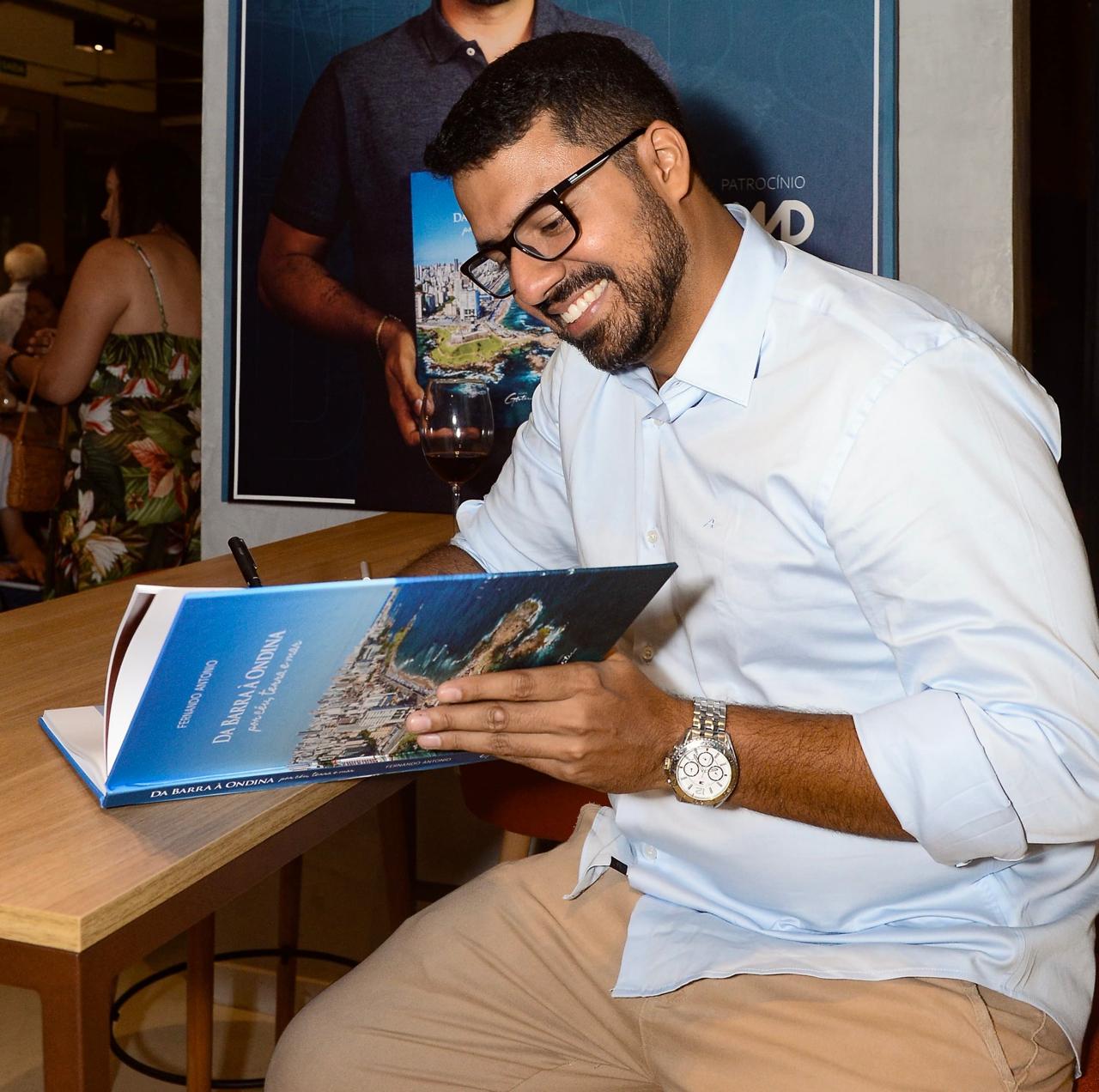 Giro de fotos: fotógrafo Fernando Antonio lança livro com travessia poética entre Barra e Ondina