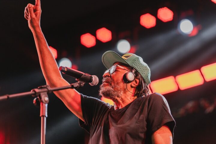 Edson Gomes e mais atrações marcam abertura do Festival de Lençóis com público de 15 mil pessoas