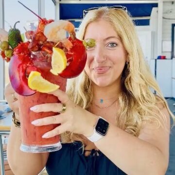 Drink de R$ 655 faz sucesso em restaurante por causa de ingrediente inusitado: lagosta inteira