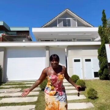 Jojo Todynho visita obra da sua nova mansão de R$ 3,9 milhões no Rio