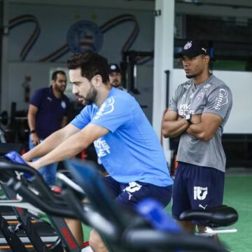 Recuperado de câncer, Everton Ribeiro volta a treinar no Bahia