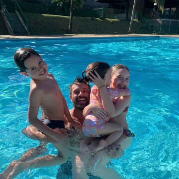 Rafael Cardoso celebra reencontro com os filhos após 2 anos: ‘O amor tem memória’ Rafael Cardoso celebra reencontro com os filhos após 2 anos: ‘O amor tem memória’