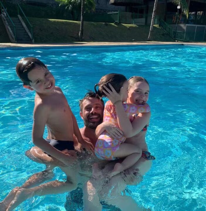 Rafael Cardoso celebra reencontro com os filhos após 2 anos: ‘O amor tem memória’