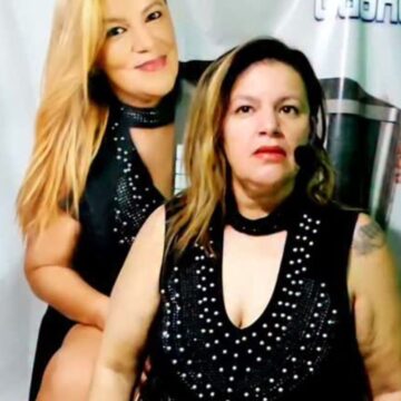‘Garçom, tem Pitú?’: conheça a cantora de hit que virou meme entre os famosos ‘Garçom, tem Pitú?’: conheça a cantora de hit que virou meme entre os famosos