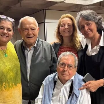 Aos 94 anos, Benedito Ruy Barbosa prestigia o baiano Othon Bastos no teatro Aos 94 anos, Benedito Ruy Barbosa prestigia o baiano Othon Bastos no teatro
