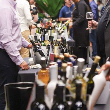 Feira Wine Dez traz 600 rótulos e 40 expositores ao Shopping da Bahia Feira Wine Dez traz 600 rótulos e 40 expositores ao Shopping da Bahia