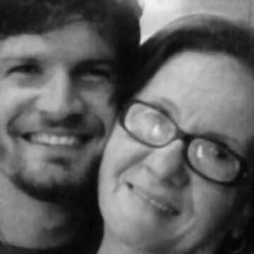 Morre Estela Fernandes, mãe do cantor Saulo Fernandes, aos 77 anos