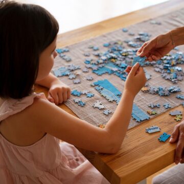 Dançar, pintar e até jogar videogame atrasa envelhecimento do cérebro, afirma estudo