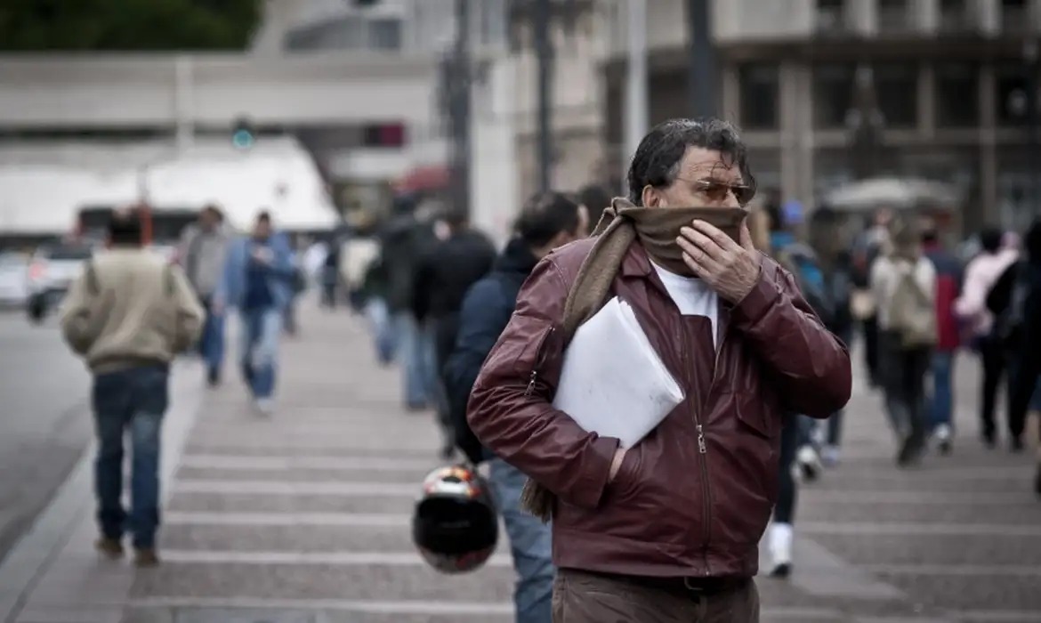 Frio em SP cai para 10ºC e bate novo recorde em outubro
