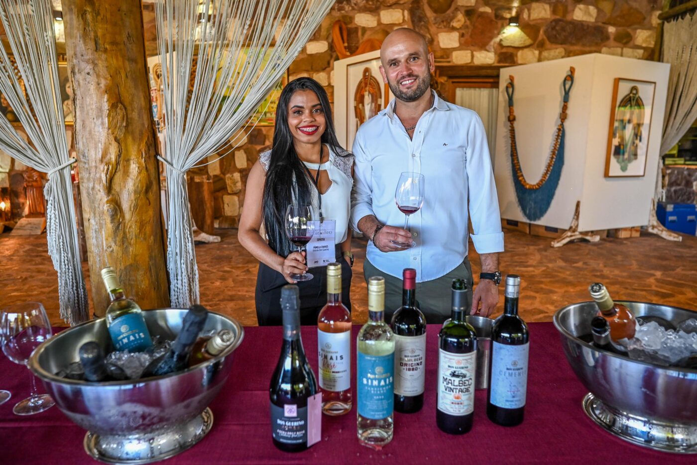 Pâmela Chaves e Enrico de Cal