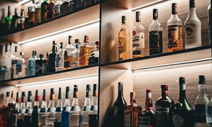 Governo da Bahia deflagra operação contra venda de bebidas adulteradas em Salvador